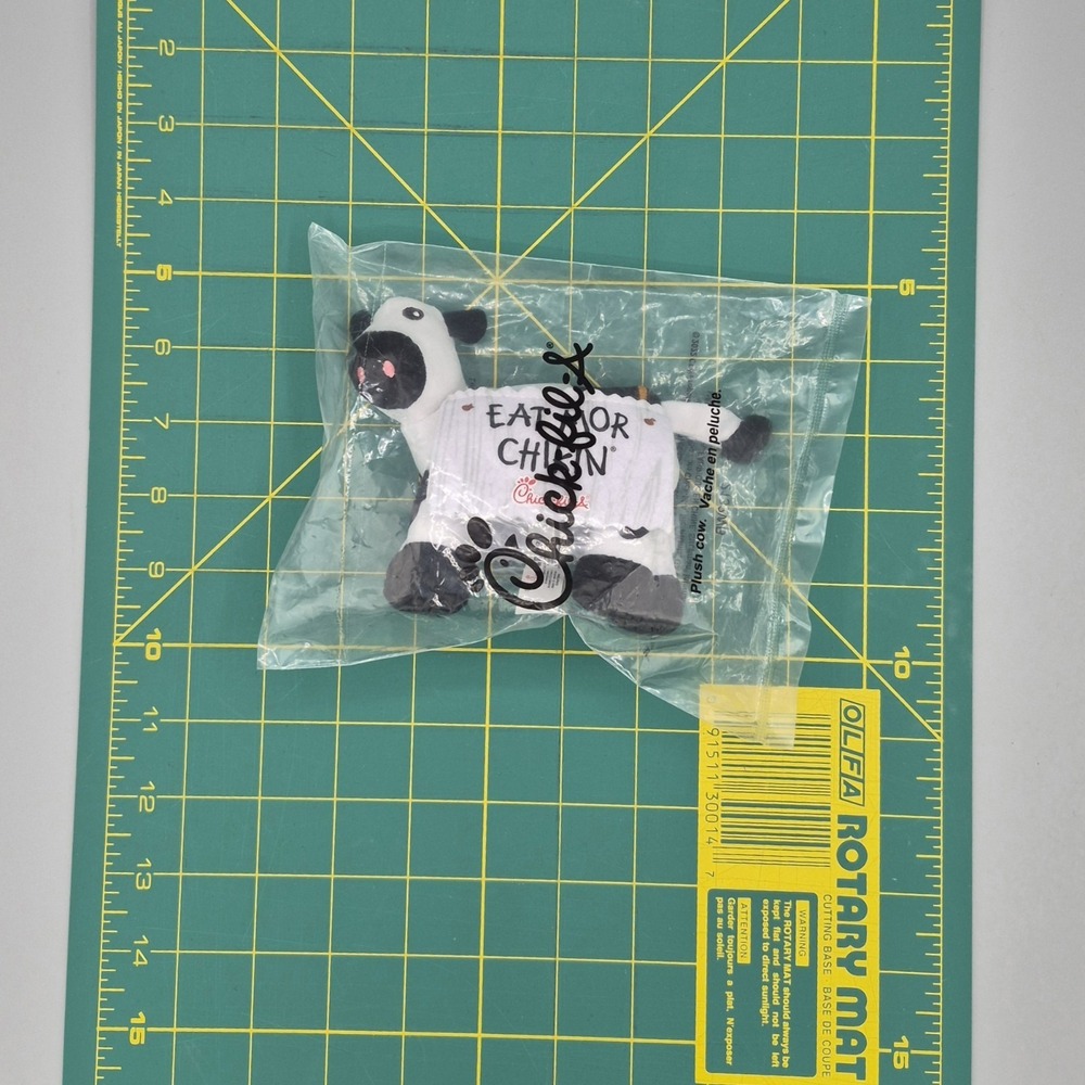 Chick-fil-A Plush Cow Doll Toy Eat Mor Chikin 4" Tall New In BAG